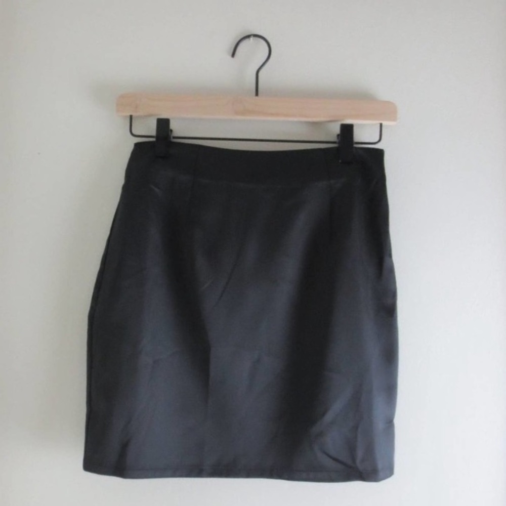NWT Revolve By the Way. Black Shiny Mini Skirt XS